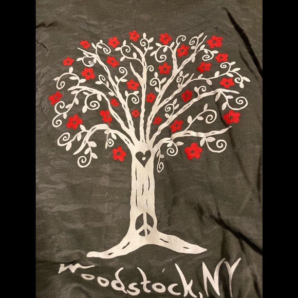 Toppy Easy Fit Woodstock, NY Tee Shirt - Picture 4 of 6